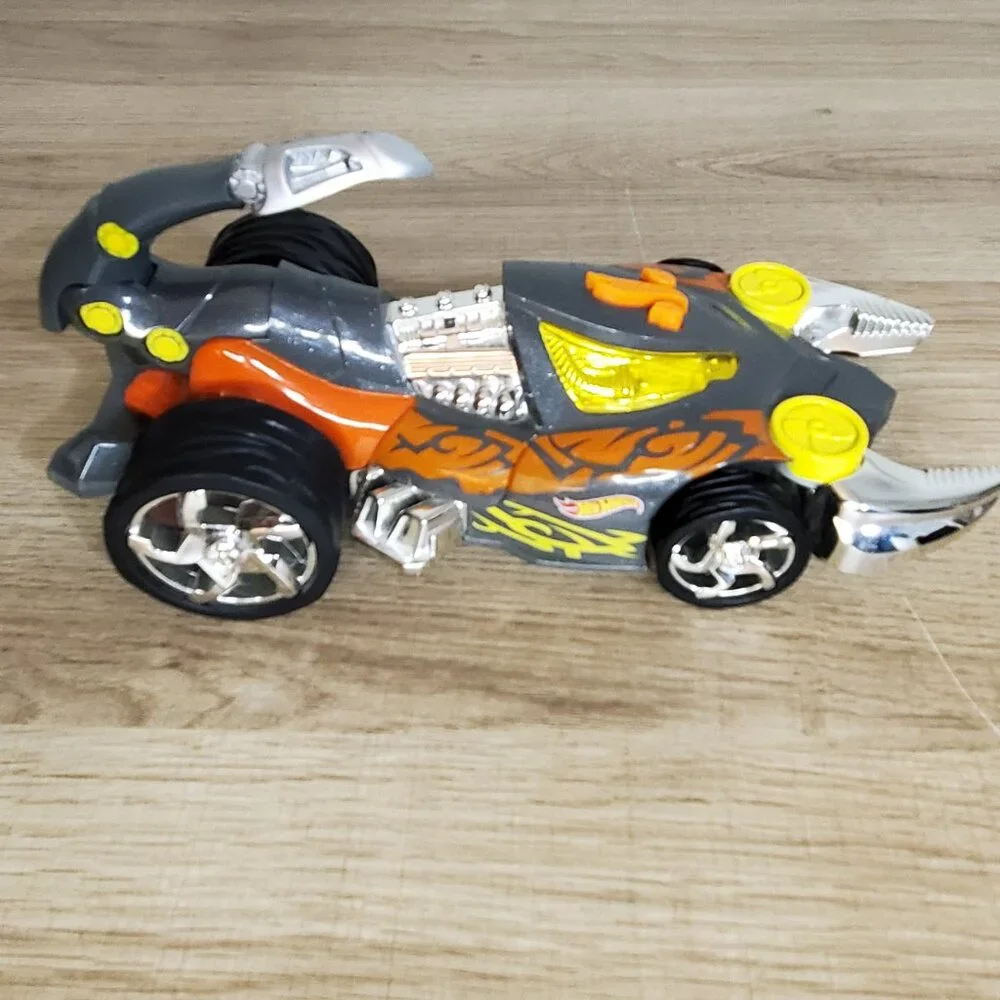 Hot Wheels Scorpion Motorized Car Lights & Sounds Vehicle